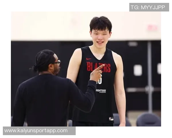 曾令旭点评杨瀚森首秀表现称其需时间适应国内篮球环境