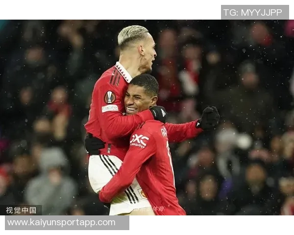 B费晒与拉什福德合照祝其生日快乐鼓励享受当下你值得拥有的快乐