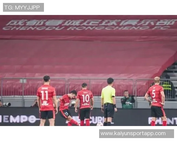 中超联赛第三十轮精彩对决北京国安迎战梅州客家全力争胜 中超联赛第三十轮精彩对决北京国安迎战梅州客家全力争胜