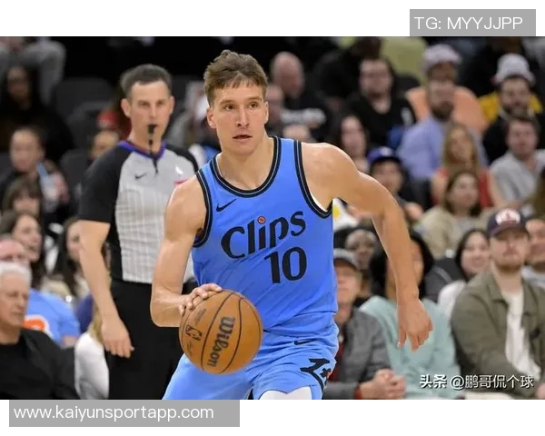 小卡表现出色半场16分4板助球队争胜 小卡表现出色半场16分4板助球队争胜