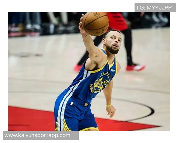 库里表现起伏不定末节失误致球队失利27分6板4助难掩遗憾